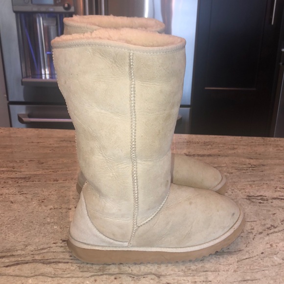 Shoes - Cream sheepskin lining tall boots